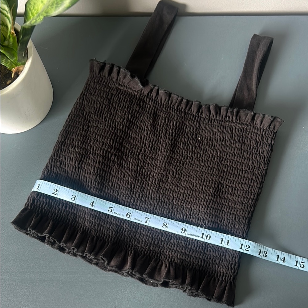 Black Ruffled Crop Top - Picture 5 of 5